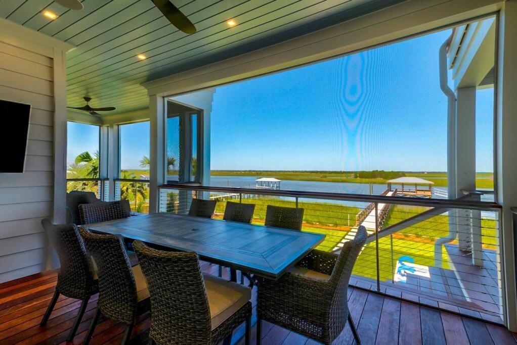 New Waterfront Home With Deep Water Dock 棕榈岛 外观 照片