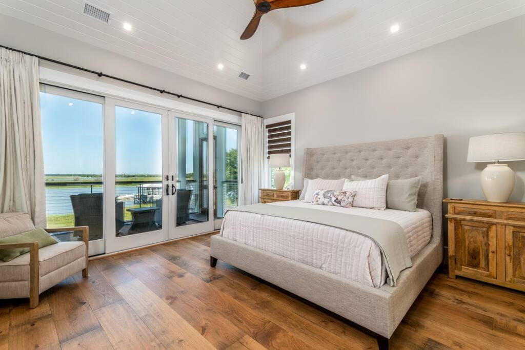 New Waterfront Home With Deep Water Dock 棕榈岛 外观 照片