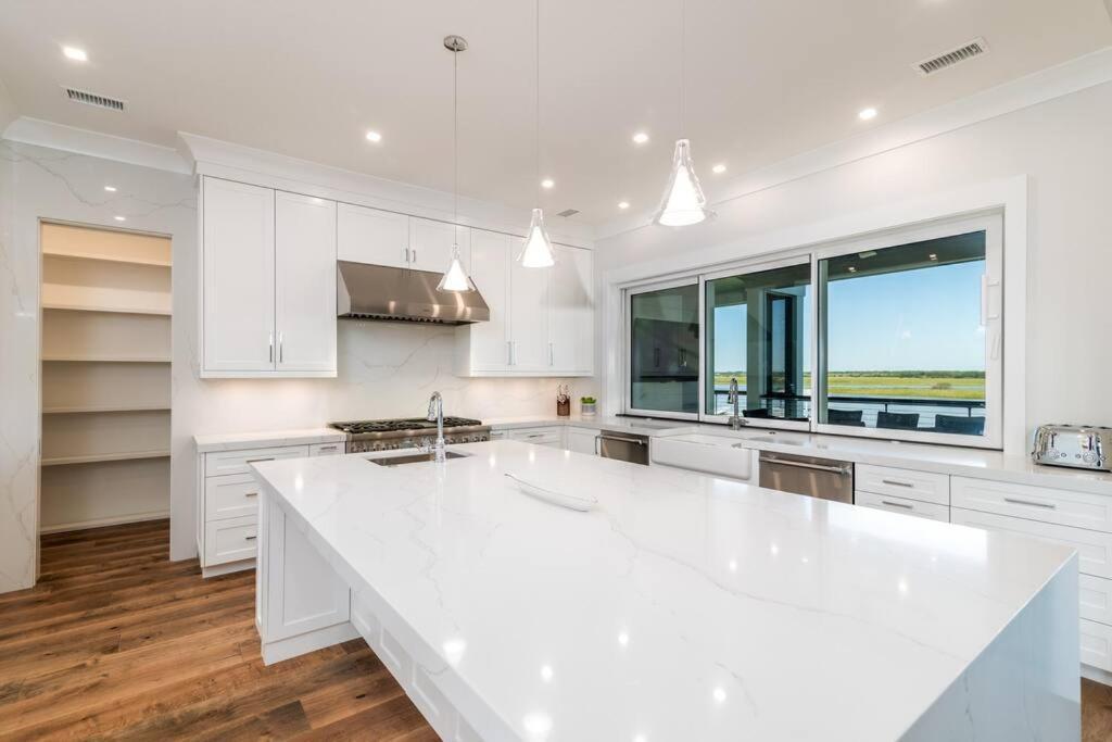 New Waterfront Home With Deep Water Dock 棕榈岛 外观 照片