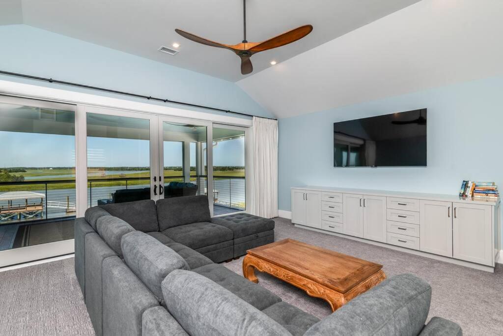 New Waterfront Home With Deep Water Dock 棕榈岛 外观 照片