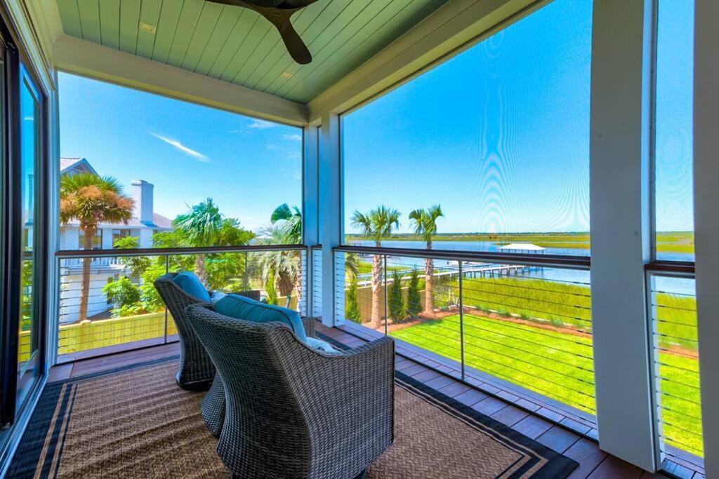 New Waterfront Home With Deep Water Dock 棕榈岛 外观 照片